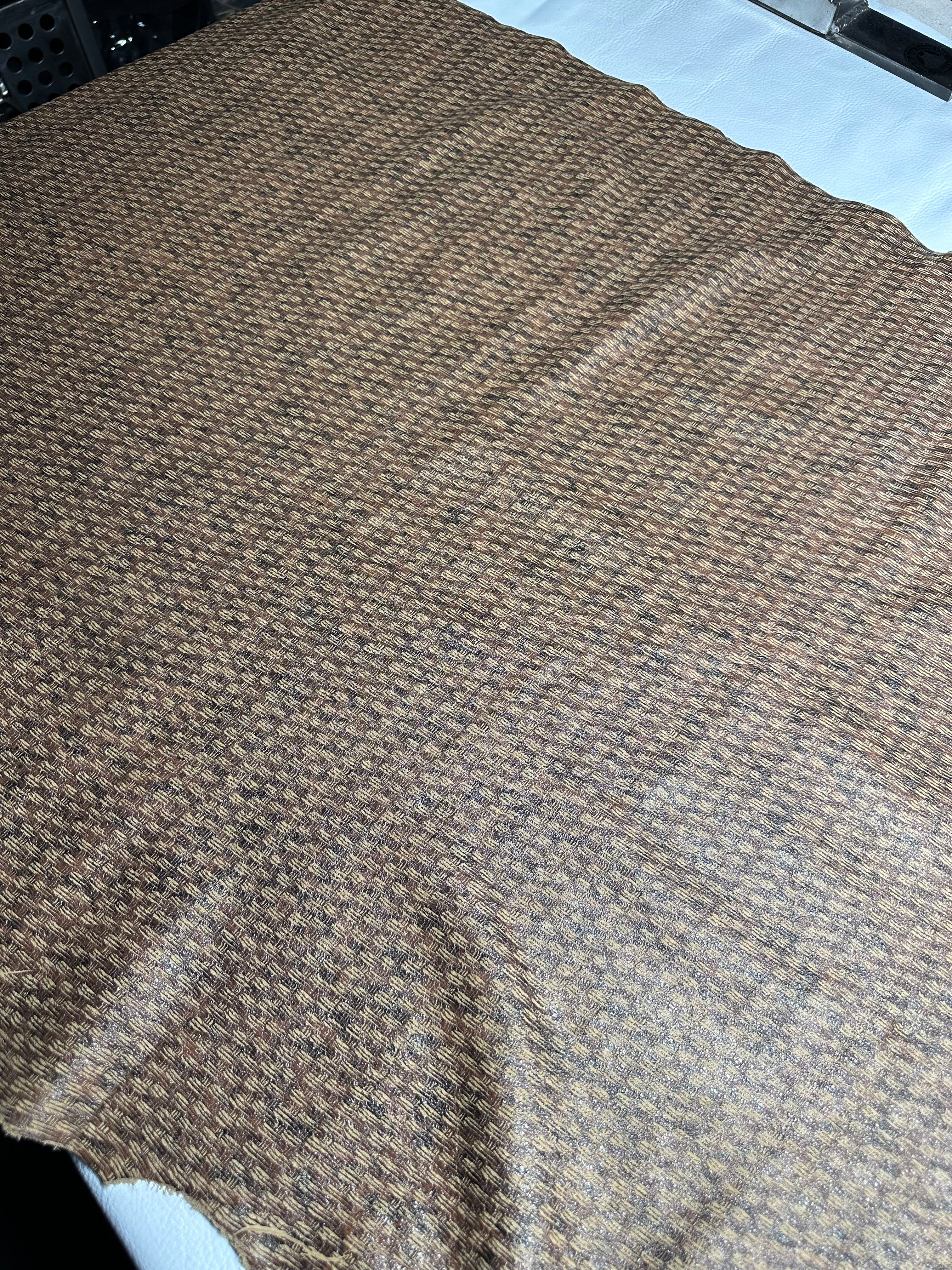 Cowhide pattern mou color Leather